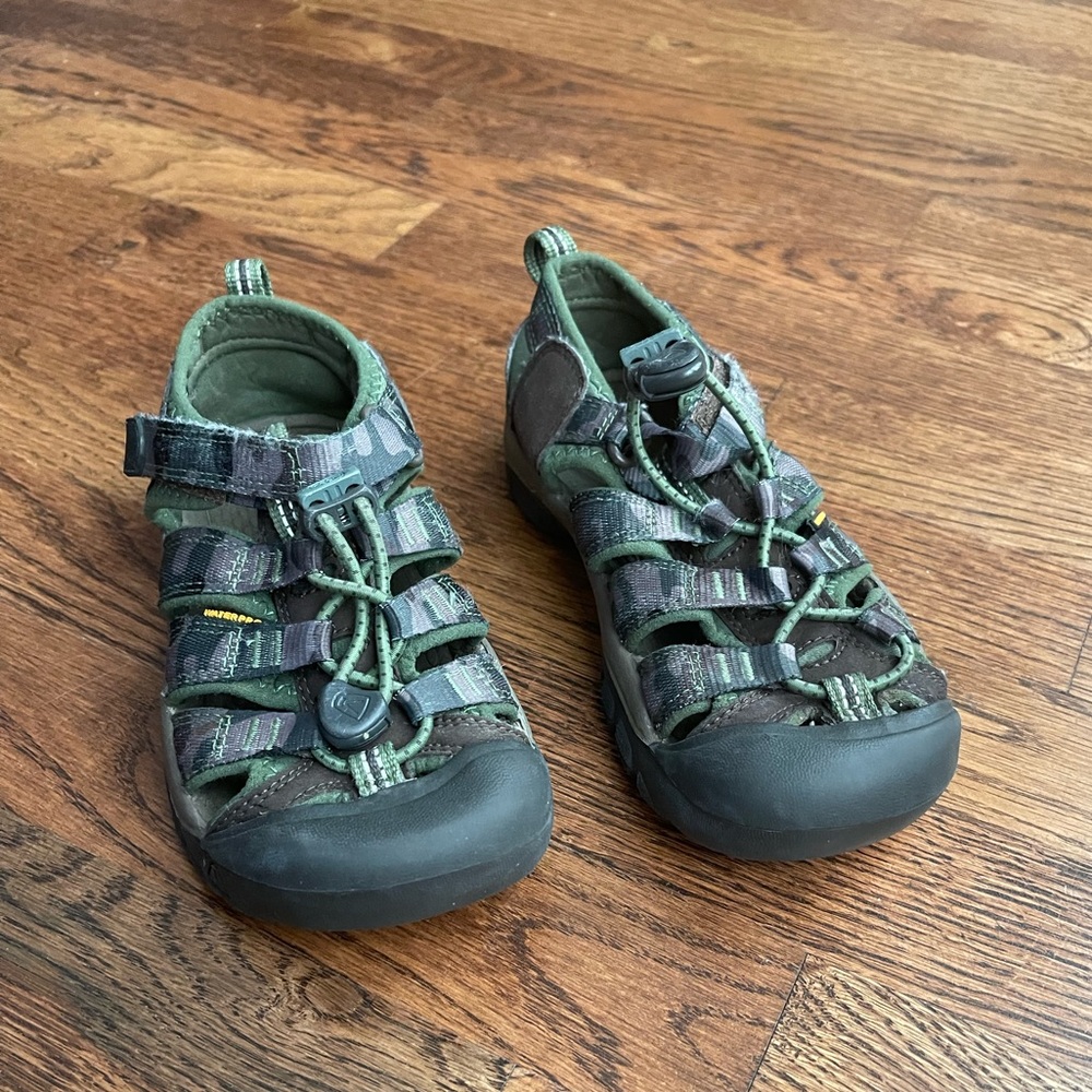 Boys 13 Keen sandals- worn once